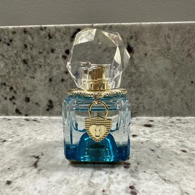 Juicy Couture Oui Play Sparkling Rebel Eu De Parfum спрей размер 0,5 жидк. унц. - Изображение 1 из 4