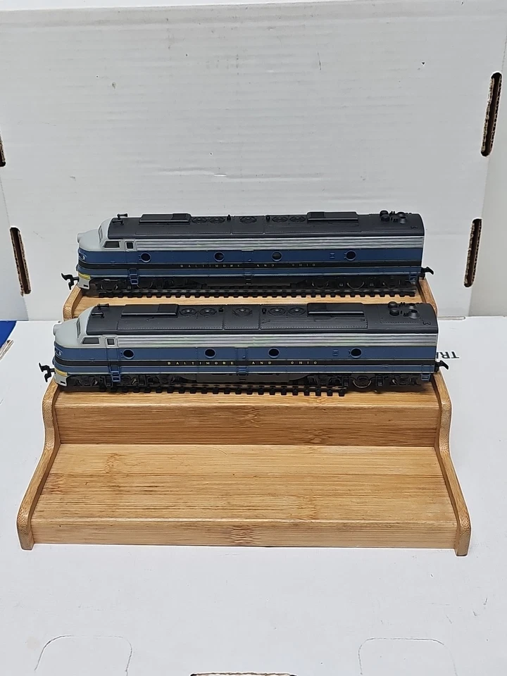 Rivarossi EMD E8A/A Diesel Set Baltimore &ohio Diesel & Dummy  - Image 1 of 4