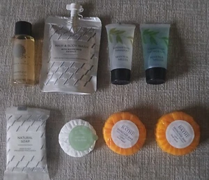 8 x gemischte Reise-Toilettenartikel: 4 Seifen, 2 Shampoo, 1 Duschgel & 1 Haar- & Körperwaschmittel - Bild 1 von 14