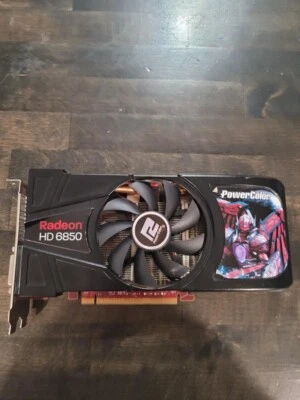 Ventilador único AMD Radeon HD 6850 1 GB VRAM Foto 1 de 3