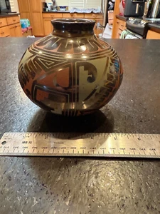 Signed Cesar Navarrete Ortiz Mata Ortiz Handmade & Painted Pottery Pot - Picture 1 of 10