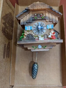Kuckucksuhr Mini Miniature Cuckoo Clock Magnet Battery Operated In Box - Picture 1 of 10