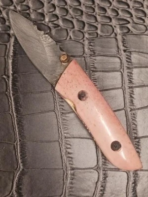 Cattle Bone Light Pink Handle Damascus 1095/15n20 Steel Spear Point Pocket Knife - Image 1 of 4