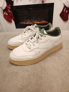 Pull&Bear retro trainer with green detail in white UK6 - Picture 1 of 6