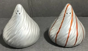 Waterford Holiday Heirlooms Hersheys Kisses Salt & Pepper Shakers - NEW in box - Picture 1 of 8