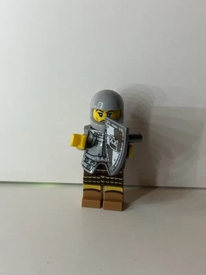 LEGO® Minifigures Series 9 Heroic Knight (col09-9) – Collectible Minifigure - Image 1 of 4