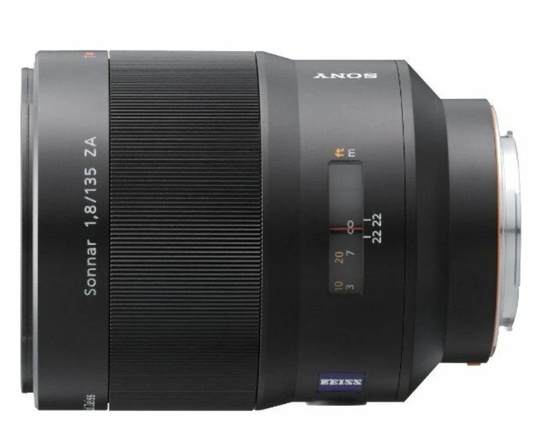 USED Sony SAL 135mm f/1.8 AF MF Lens FREESHIPPING - Image 1 of 1