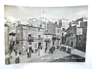 vecchia cartolina FOTO VINTAGE MUSSOMELI CALTANISSETTA NEGOZI ANIMATA - Picture 1 of 2