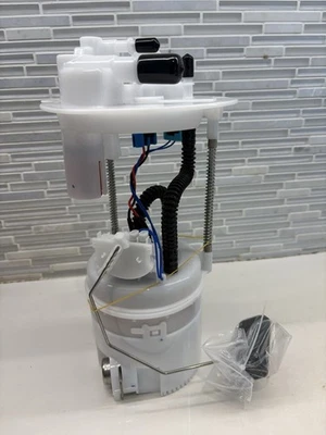 Conjunto de módulo de bomba de combustible eléctrica 68368228AA Patriot Dodge Caliber Compass Foto 1 de 4