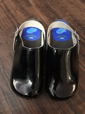 Usado en Excelente Condición Zuecos con Capa Zapatos Negros Zuecos Hechos en Suecia Talla 27 Foto 1 de 4
