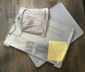 MacBook Air Cover With Keyboard Skin 13” - Picture 1 of 6