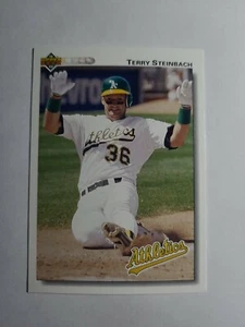 TERRY STEINBACH 1992 UPPER DECK BASEBALL CARD # 473 D4938 - Picture 1 of 1