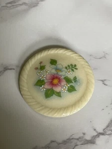 Avon Signed Ceramic Flower Round Brooch Pin JH-17 - Picture 1 of 5