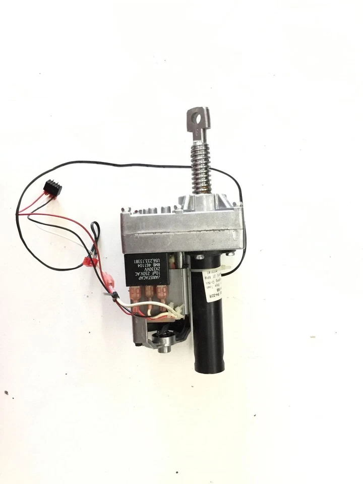 ICON Health & Fitness Gold's Gym Nordictrack Proform Reebok Treadmill Incline