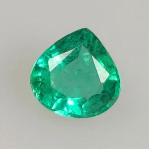 0.75 CT - Natural Zambian Emerald Heart Shape Fine Luster Green Gem - 7418 - Picture 1 of 3