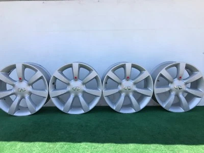 Juego de llantas plateadas Infiniti FX35 FX45 Q45 2003-05 18" ORIGINALES DE FÁBRICA OEM  Foto 1 de 4
