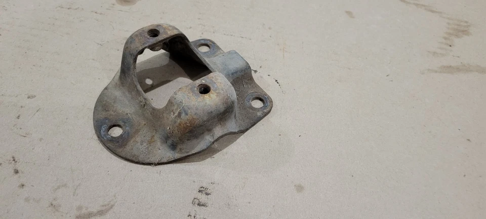 Soporte de montaje de tapa de torre de amortiguador Ford Mustang Mercury Cougar 1967-70 FOMOCO  Foto 1 de 4