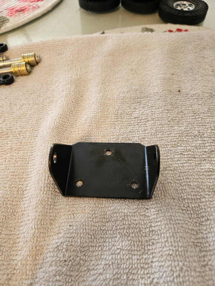 NOVO SUPORTE DE EIXO DE REBOQUE ORIGINAL SMITH MILLER - Imagem 1 de 1