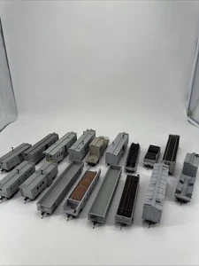 HO Scale Maintenance of Way Southern Lot of 17 Boom, Flat, Caboose, Box Car - Picture 1 of 22