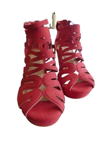 TORRID GOTH VAMPIRE RED LASER CUTOUT PLATFORM WEDGE SZ 10 PLUS BOHO GYPSY - Picture 1 of 9