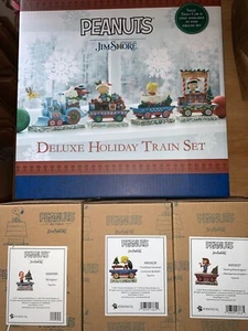Jim Shore Deluxe Holiday Train Set Peanuts NIB 6002332 Enesco Snoopy - Picture 1 of 8