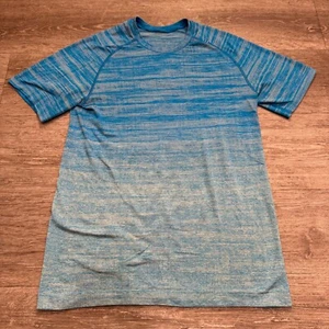 Lululemon Shirt Mens Small Blue Gradient Stripe SS Raglan Sleeve Crew Neck - Picture 1 of 8
