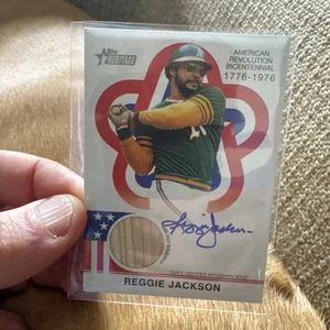 2025 TOPPS HERITAGE SSP BICENTENNIAL AUTOGRAPH & BAT 19/76 REGGIE JACKSON A'S - Picture 1 of 2