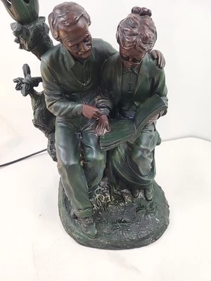 crosa collection Tulpe/Lilly Tischlampe, Großeltern Paar liest ein Buch - Bild 1 von 4