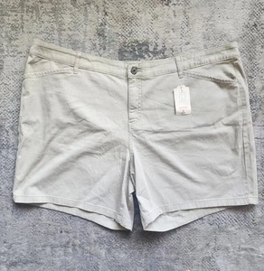 NEW St. John's Bay Women's 24 W Khaki Mid-rise 7" Chino Shorts - Picture 1 of 9