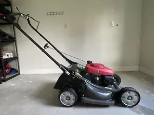 Grade HONDA HRX 217 LAWNMOWER WILLING TO DROP OFF IF NOT THAT FAR OF A DRIVE - Picture 1 of 5