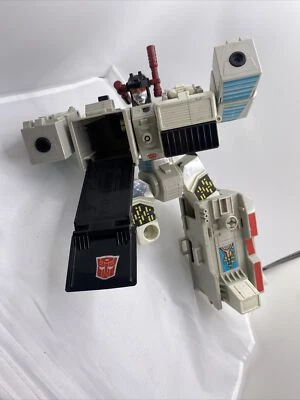 Vintage G1 Transformer Autobot City METROPLEX Transformers Takara For Parts Only - Image 1 of 4
