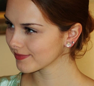 Серьги-гвоздики Kate Spade New York Disco перламутровые миниатюрные - Изображение 1 из 4