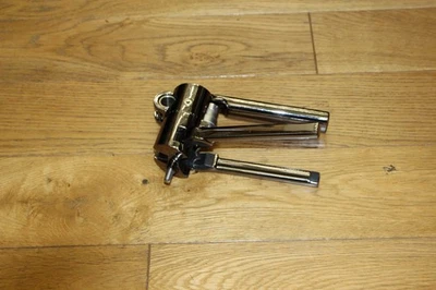 Le Creuset Advanced Metal Wine Self-Pulling Corkscrew for Wine Bottles Screwpull - Image 1 of 3