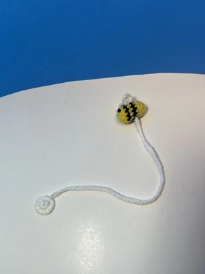 Crochet Honey Bee Bookmarker - Image 1 of 4