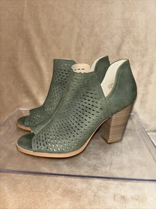 Restricted Wink Wink Laser-Cut Block Heel Bootie Olive Green women's Size 9 - Picture 1 of 7