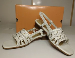TROTTERS Womens Abigail White Slingback Sandal Gold studs Sz 9.5 M see Descripti - Picture 1 of 7