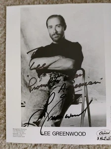 Lee Greenwood signiertes Foto 8 x 10 - Bild 1 von 1