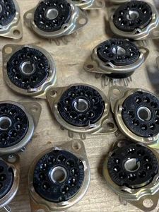 25x B9A Valve Bases Socket McMurdo New Old Stock - SP234 - Picture 1 of 6