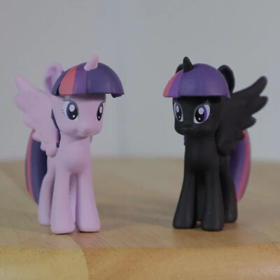 Funko Mystery Minis My Little Pony Vinilo TWILIGHT SPARKLE Figura Negro Mate Foto 1 de 4