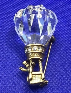 Vintage Brooch Pin AJC AMERICAN JEWELRY CHAIN Hot Air BALLON - Picture 1 of 6