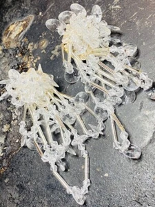 zarte lange Statement Ohrringe Ohrstecker weiße Perlen Blüten und Kristalle - Bild 1 von 5