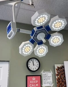 Brandneu LED Operationssaal Licht Krankenhaus OT Raum Einsatz OP Licht Lampe - Bild 1 von 4