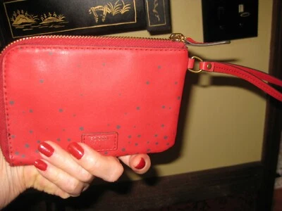 Authentic Fossil Lipstick Red Dots Wristlet with Gold Hardware  - Изображение 1 из 4