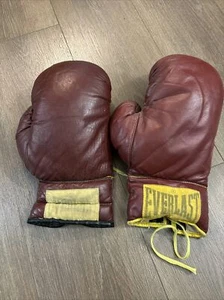 Vintage - Everlast Boxing Gloves - Both Right Hand 14/16 Oz A15 - Picture 1 of 10