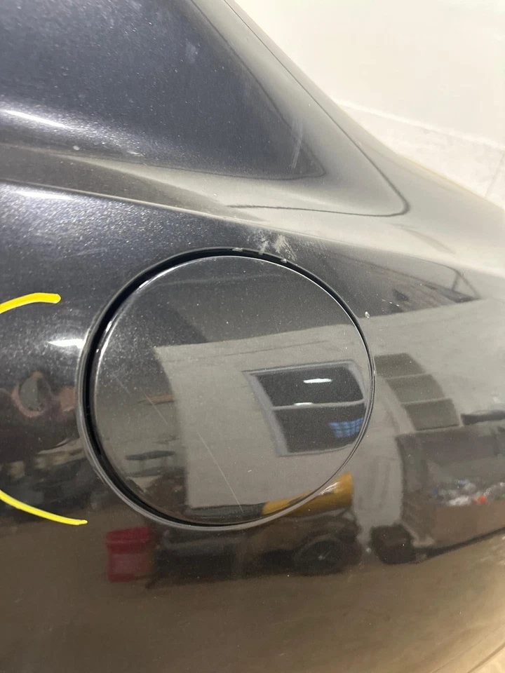 08 MASERATI QUATTROPORT Fuel Tank Filler Door Gas Lid Foto 1 de 1