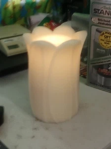 Vela blanca grande LED Aquaflame Belén luces - Imagen 1 de 4