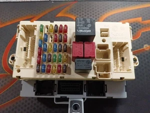 46812235 CENTRALINA PORTA FUSIBILI FIAT Punto (188) 1.2 16V Benzina 2001 - Foto 1 di 5