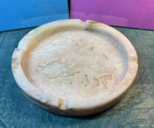 Großes 8"" Alabaster Marmor handgeschnitztes Aschenbecher. Italienischer sandbeige 1970 Vintage. - Bild 1 von 14