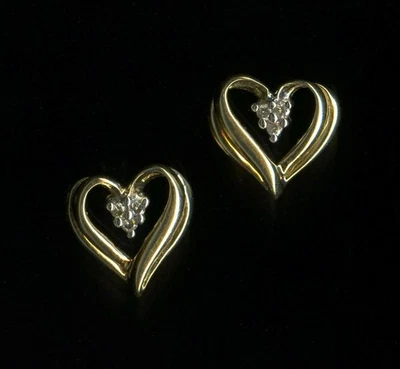 10K 1.40 Gram 12mm Solid Yellow Gold Natural Diamond Cluster Heart Earrings *JP - Image 1 of 2