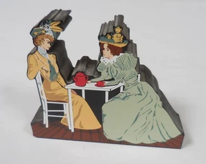 Shelia's Collectibles Estante de Madera Cuidador: Blanche y Ethel, Té de la Tarde (2000) - Imagen 1 de 5